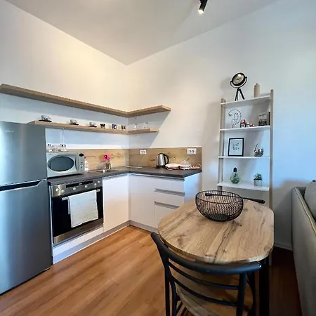 Apartament Yellow *