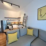 דירה Yellow *