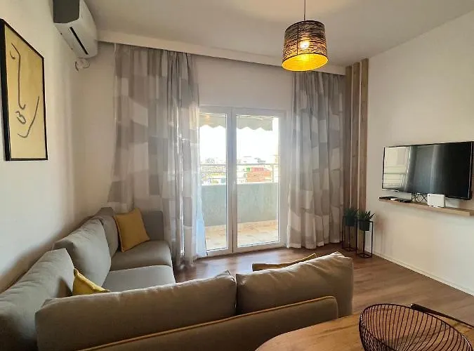 Yellow Apartament